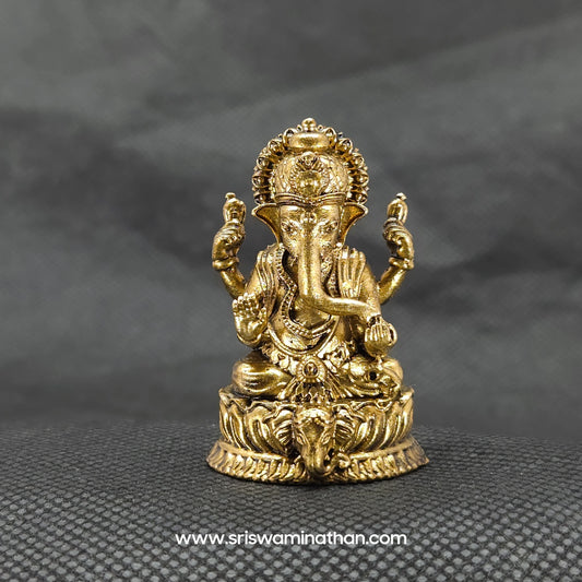 1.75" Vinayagar seated on Elephant head Peedam