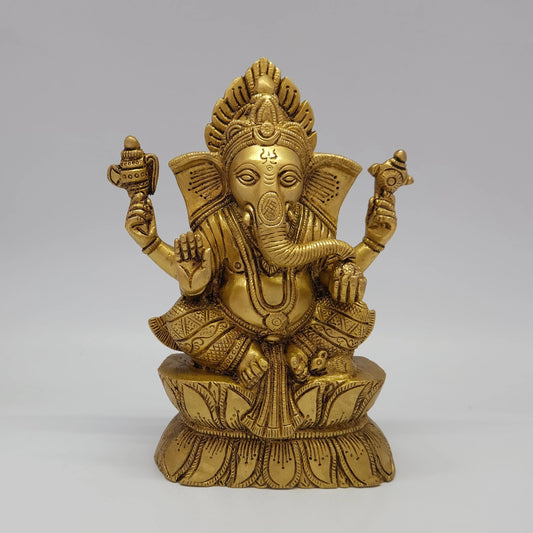 Sri Swaminathan and Co premium solid brass seated four armed Lord Chaturbuja Ganapathi statue holding traditional pasha and ankusha with lotus padma peedam base heritage antique finish 1.6kg weight front straight view