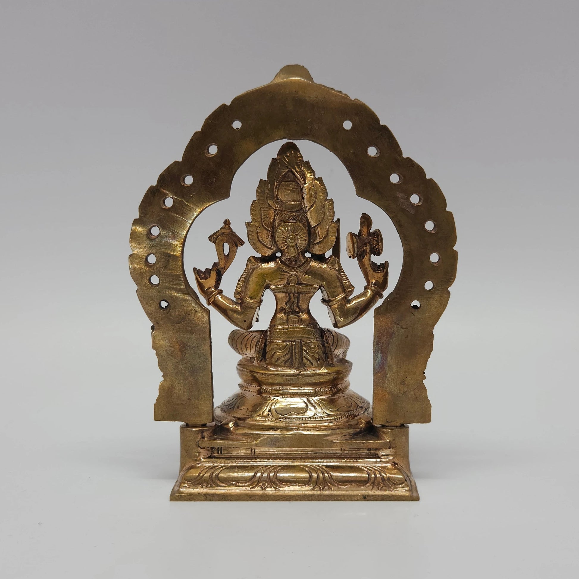 Sri Swaminathan and Co Panchaloha Karumari Amman statue 5 inch 13cm height back pose full rear view showing solid prabhavali arch panel and flame from head 