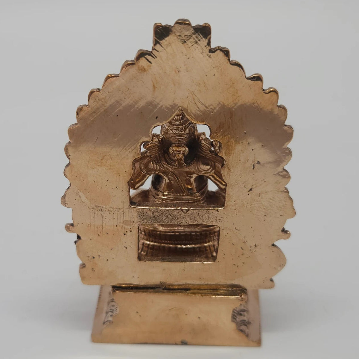 Thiruvatchi Vinayagar Panchadhathu Idol Back View Scalloped Arch Detail